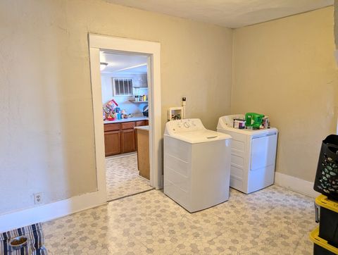 Tiny photo for 606 S WASHINGTON Street, Carbondale, IL 62901 (MLS # 12567604)