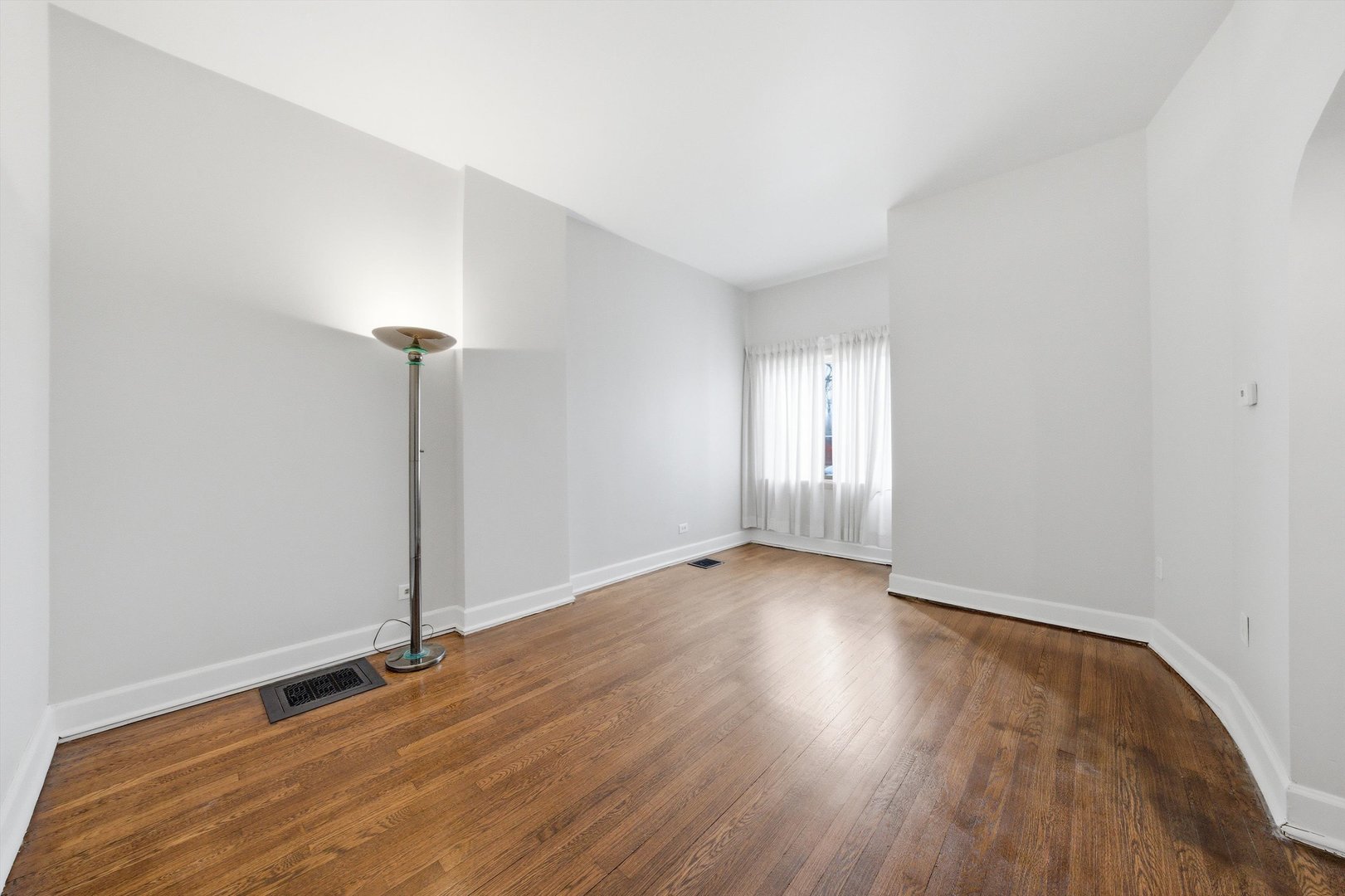 11223 S Forrestville Avenue