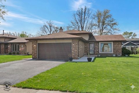Photo of 2413 Kerry Winde Drive, New Lenox, IL 60451 (MLS # 12623346)