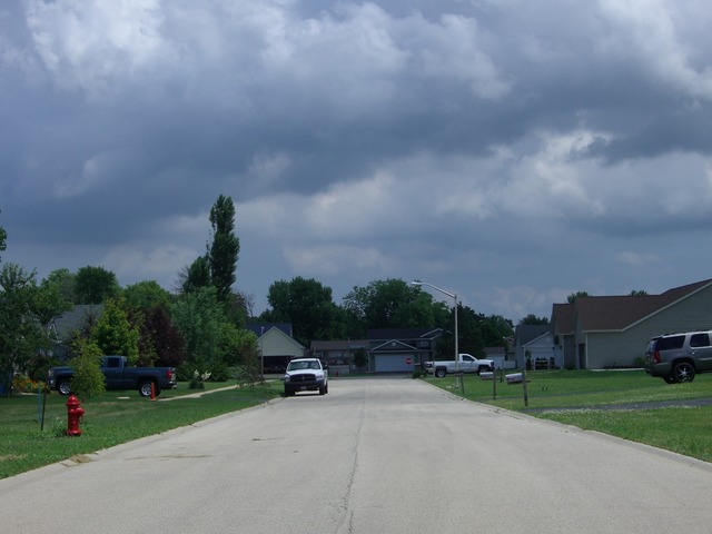 633/635 EFFIE Drive