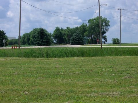 633/635 EFFIE Drive Earlville IL 60518