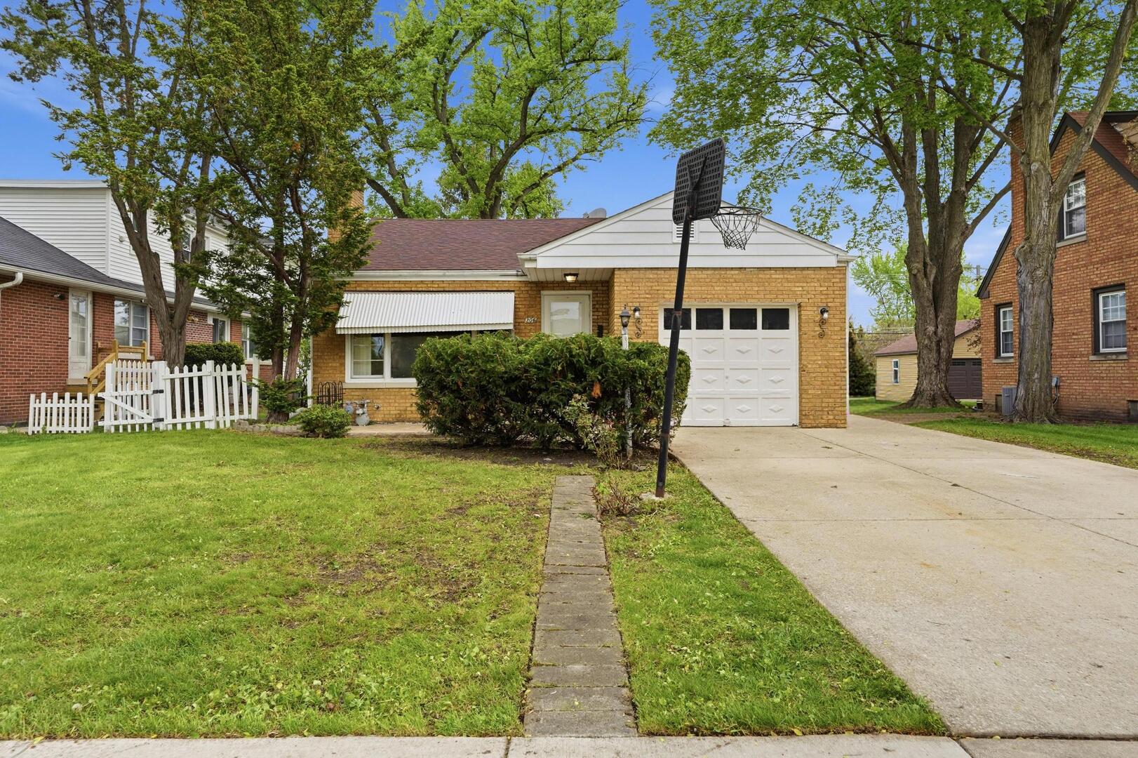 306 W Lonnquist Boulevard