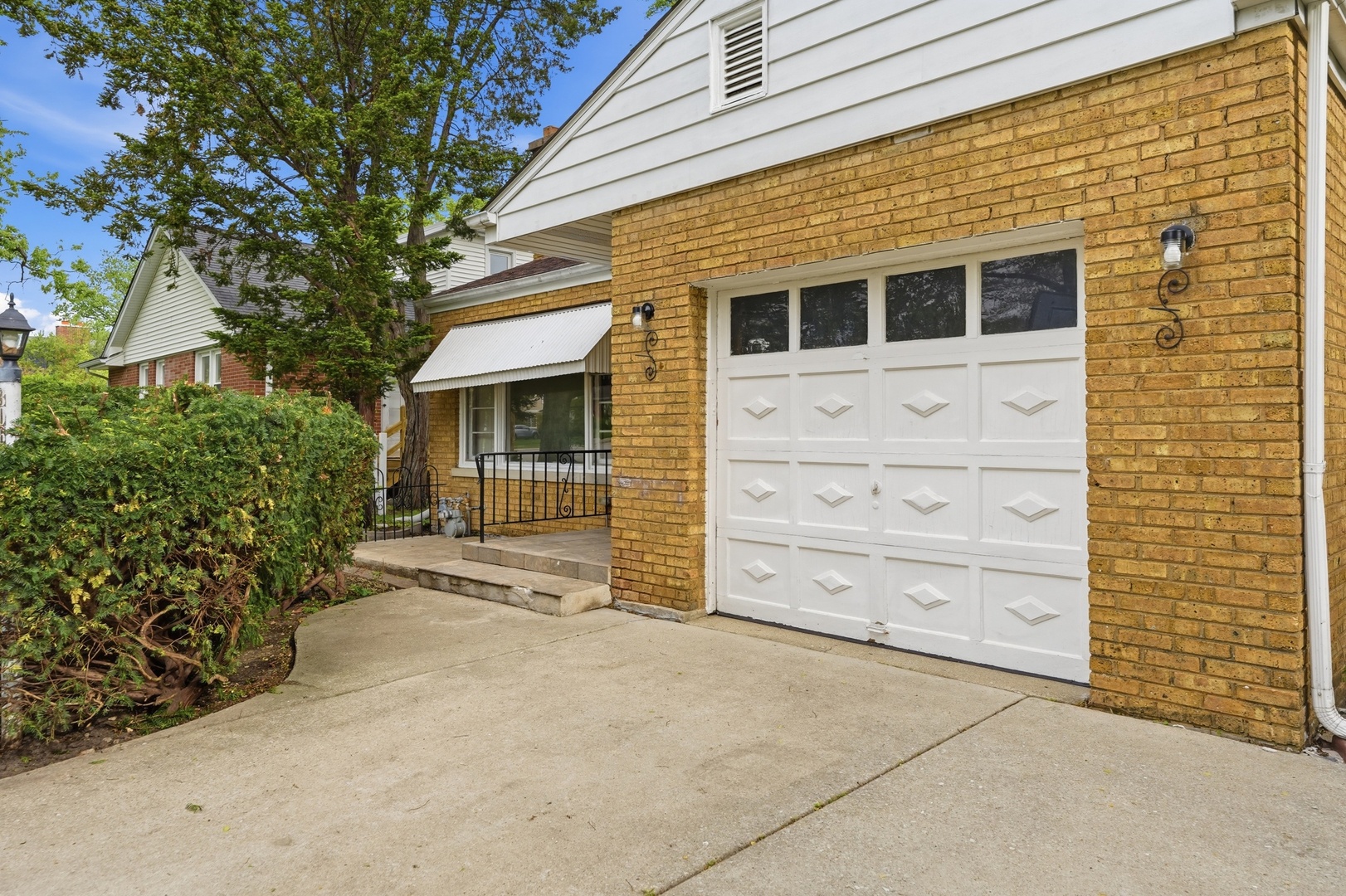 306 W Lonnquist Boulevard