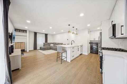 Tiny photo for 8334 Portsmouth Drive #C, Darien, IL 60561 (MLS # 12591934)
