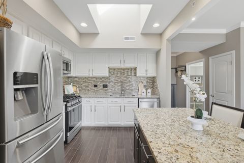 Tiny photo for 615 Perrie Drive #605, Elk Grove Village, IL 60007 (MLS # 12513991)