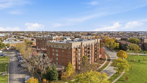 Tiny photo for 615 Perrie Drive #605, Elk Grove Village, IL 60007 (MLS # 12513991)