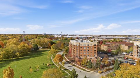 Tiny photo for 615 Perrie Drive #605, Elk Grove Village, IL 60007 (MLS # 12513991)