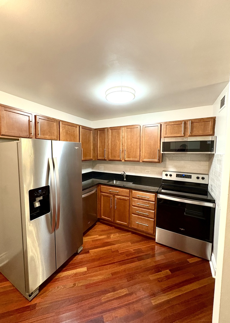 222 E PEARSON Street 1005