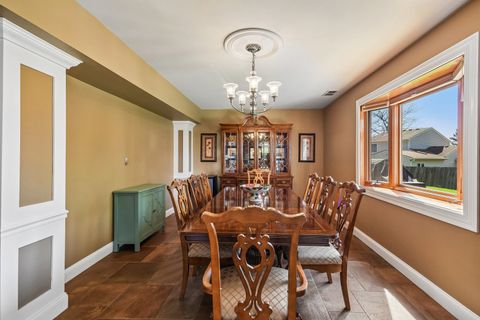Tiny photo for 588 Kingston Court, Roselle, IL 60172 (MLS # 12628953)