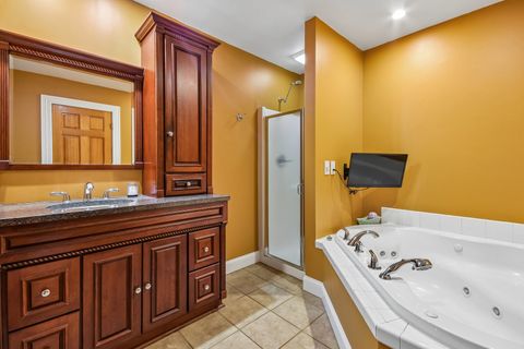Tiny photo for 588 Kingston Court, Roselle, IL 60172 (MLS # 12628953)