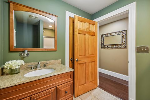 Tiny photo for 588 Kingston Court, Roselle, IL 60172 (MLS # 12628953)