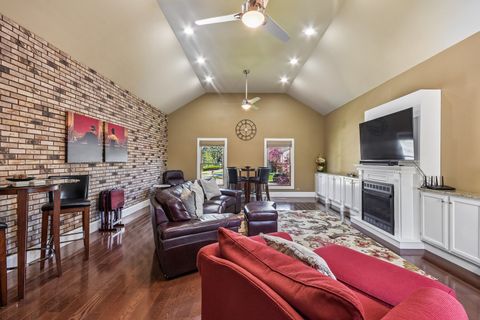 Tiny photo for 588 Kingston Court, Roselle, IL 60172 (MLS # 12628953)
