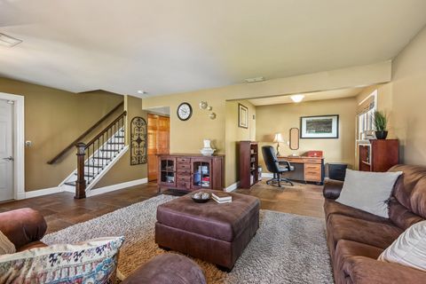 Tiny photo for 588 Kingston Court, Roselle, IL 60172 (MLS # 12628953)