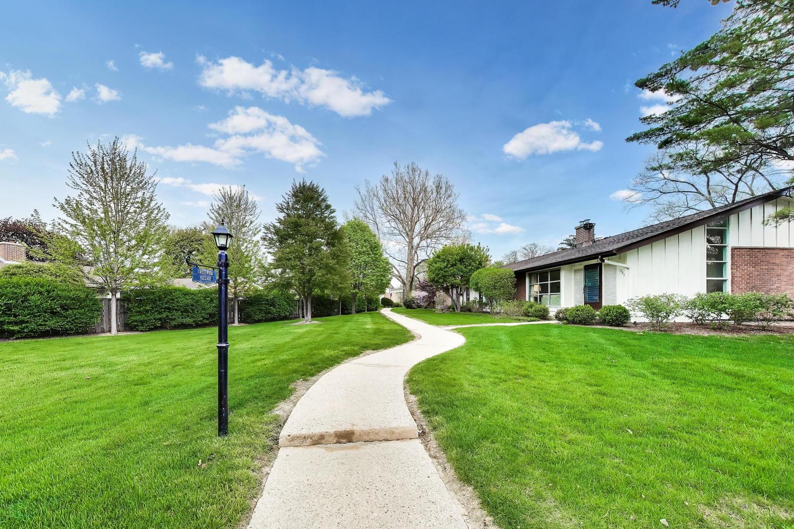 307 Crestwood Village