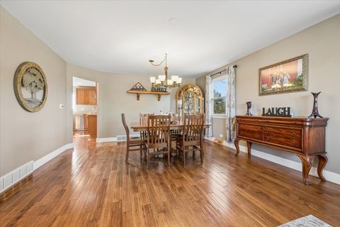 Tiny photo for 35 EAGLE VIEW Lane, Oswego, IL 60543 (MLS # 12591099)