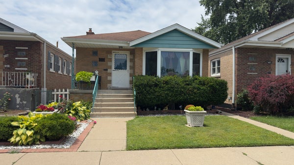 4732 S LAVERGNE AVE, CHICAGO, IL 60638 - Image b90dcbfc56f13b65c6e5f4c4d0ee3c8d/494181624
