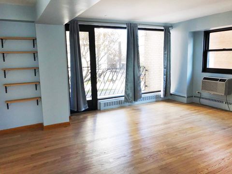 Tiny photo for 6030 N SHERIDAN Road #301, Chicago, IL 60660 (MLS # 12632726)