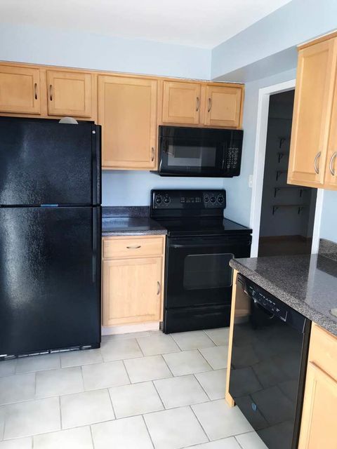 Tiny photo for 6030 N SHERIDAN Road #301, Chicago, IL 60660 (MLS # 12632726)