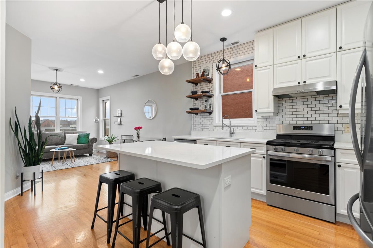 2742 N Wolcott Avenue 3