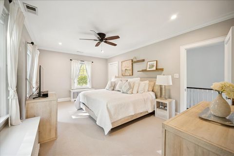 Tiny photo for 305 Poplar Street, Winnetka, IL 60093 (MLS # 12499401)