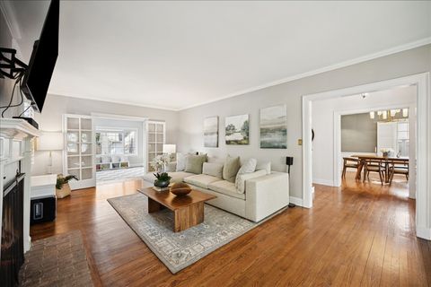 Tiny photo for 305 Poplar Street, Winnetka, IL 60093 (MLS # 12499401)