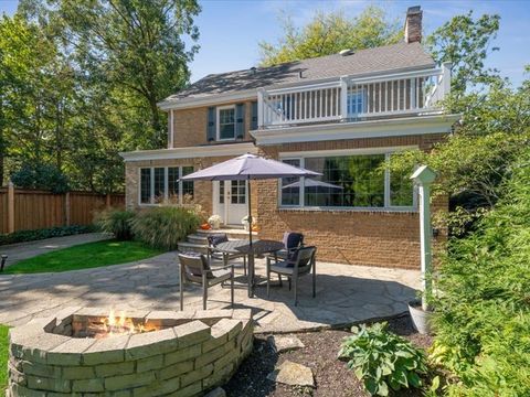 Tiny photo for 305 Poplar Street, Winnetka, IL 60093 (MLS # 12499401)