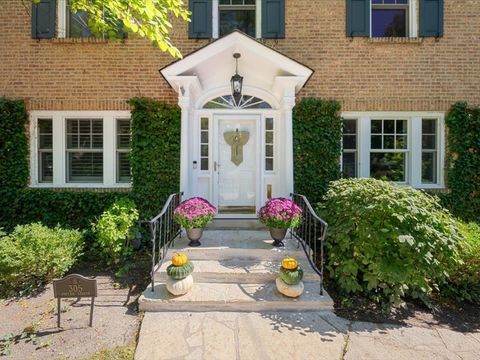 Tiny photo for 305 Poplar Street, Winnetka, IL 60093 (MLS # 12499401)