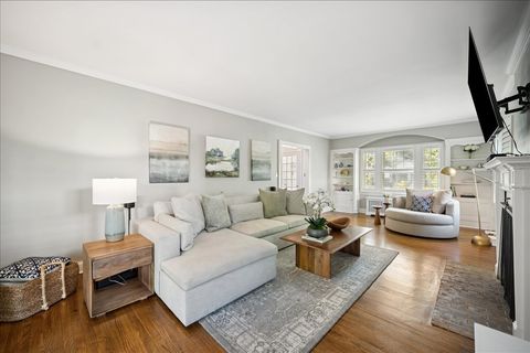 Tiny photo for 305 Poplar Street, Winnetka, IL 60093 (MLS # 12499401)