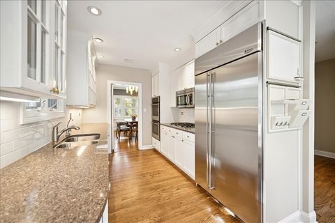 Tiny photo for 305 Poplar Street, Winnetka, IL 60093 (MLS # 12499401)