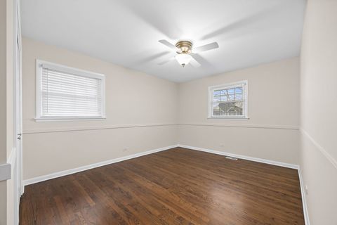 Tiny photo for 4817 Stonewall Avenue, Downers Grove, IL 60515 (MLS # 12518170)