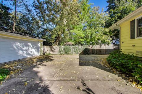 Tiny photo for 924 Lyford Lane, Wheaton, IL 60189 (MLS # 12497942)