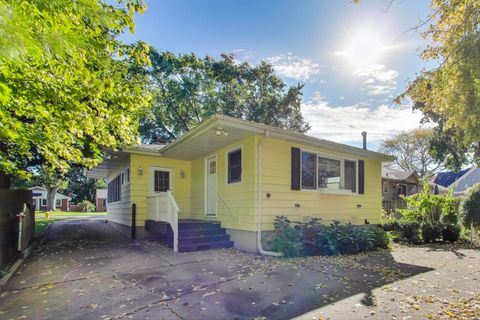 Tiny photo for 924 Lyford Lane, Wheaton, IL 60189 (MLS # 12497942)