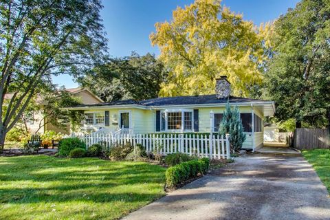Tiny photo for 924 Lyford Lane, Wheaton, IL 60189 (MLS # 12497942)