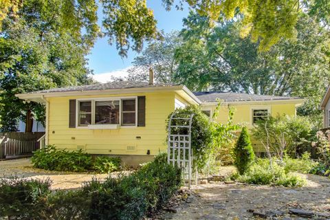 Tiny photo for 924 Lyford Lane, Wheaton, IL 60189 (MLS # 12497942)