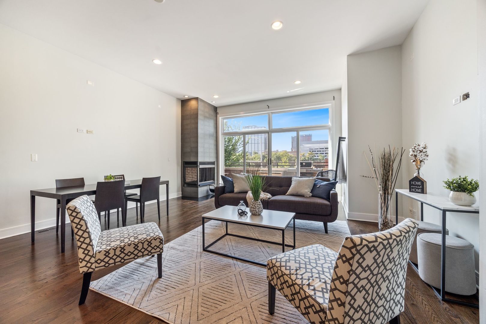 1332 W Hubbard Street 2E