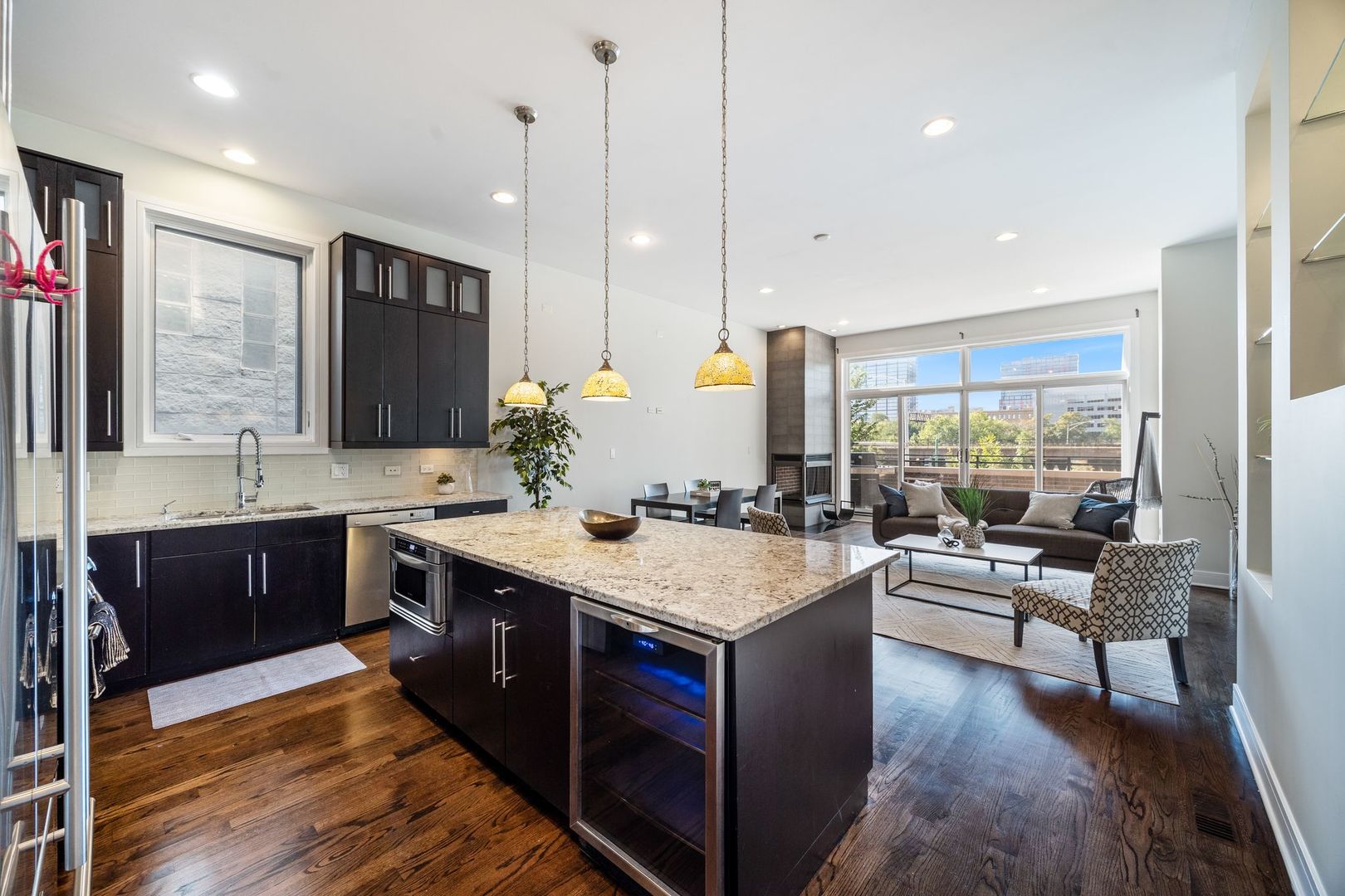 1332 W Hubbard Street 2E
