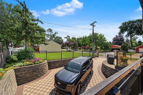 Tiny photo for 1915 S Washington Avenue, Park Ridge, IL 60068 (MLS # 12735030)