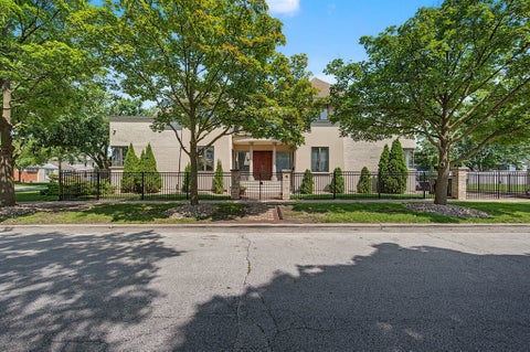 Tiny photo for 1915 S Washington Avenue, Park Ridge, IL 60068 (MLS # 12735030)