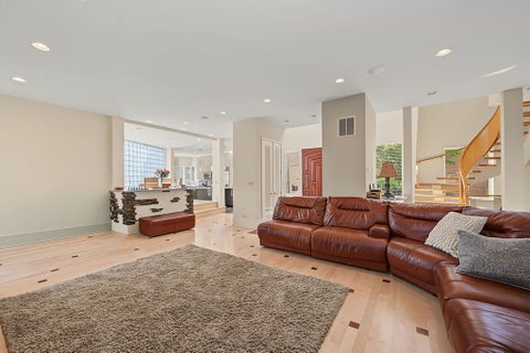 Tiny photo for 1915 S Washington Avenue, Park Ridge, IL 60068 (MLS # 12735030)