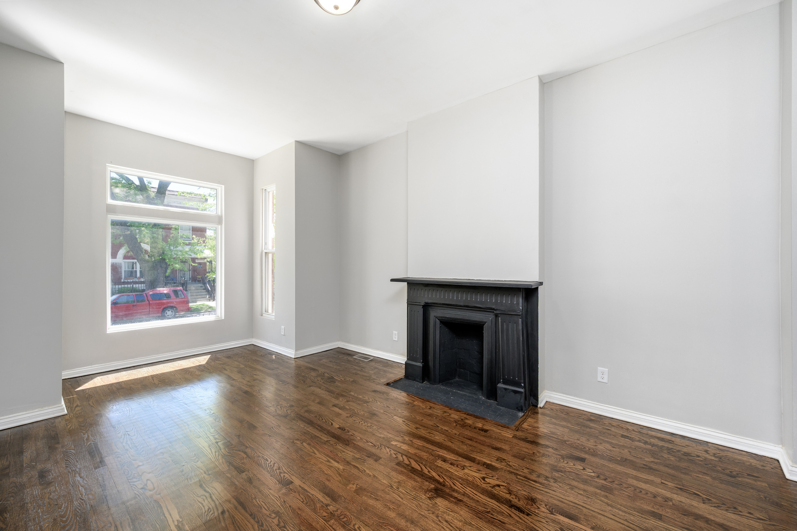 3318 W WALNUT Street
