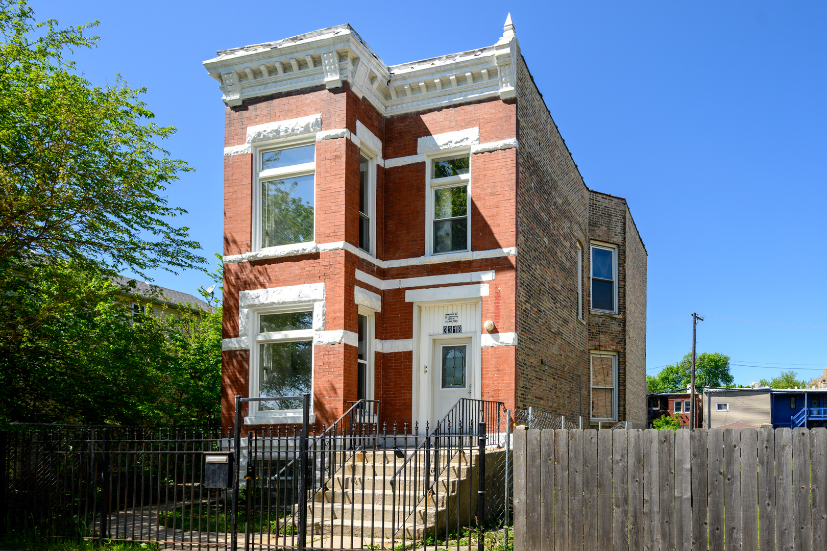 3318 W WALNUT Street