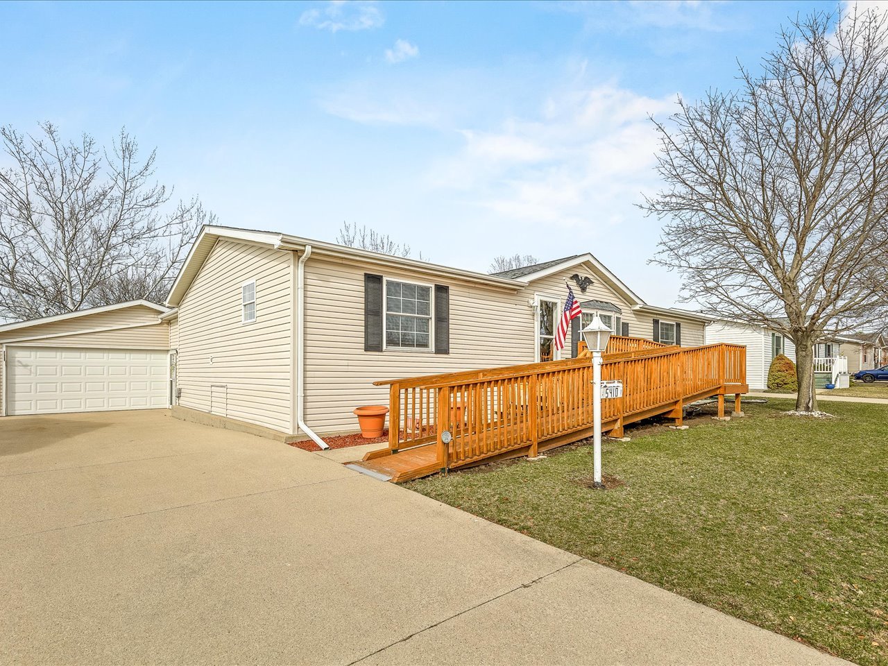 5410 Autumnash Lane