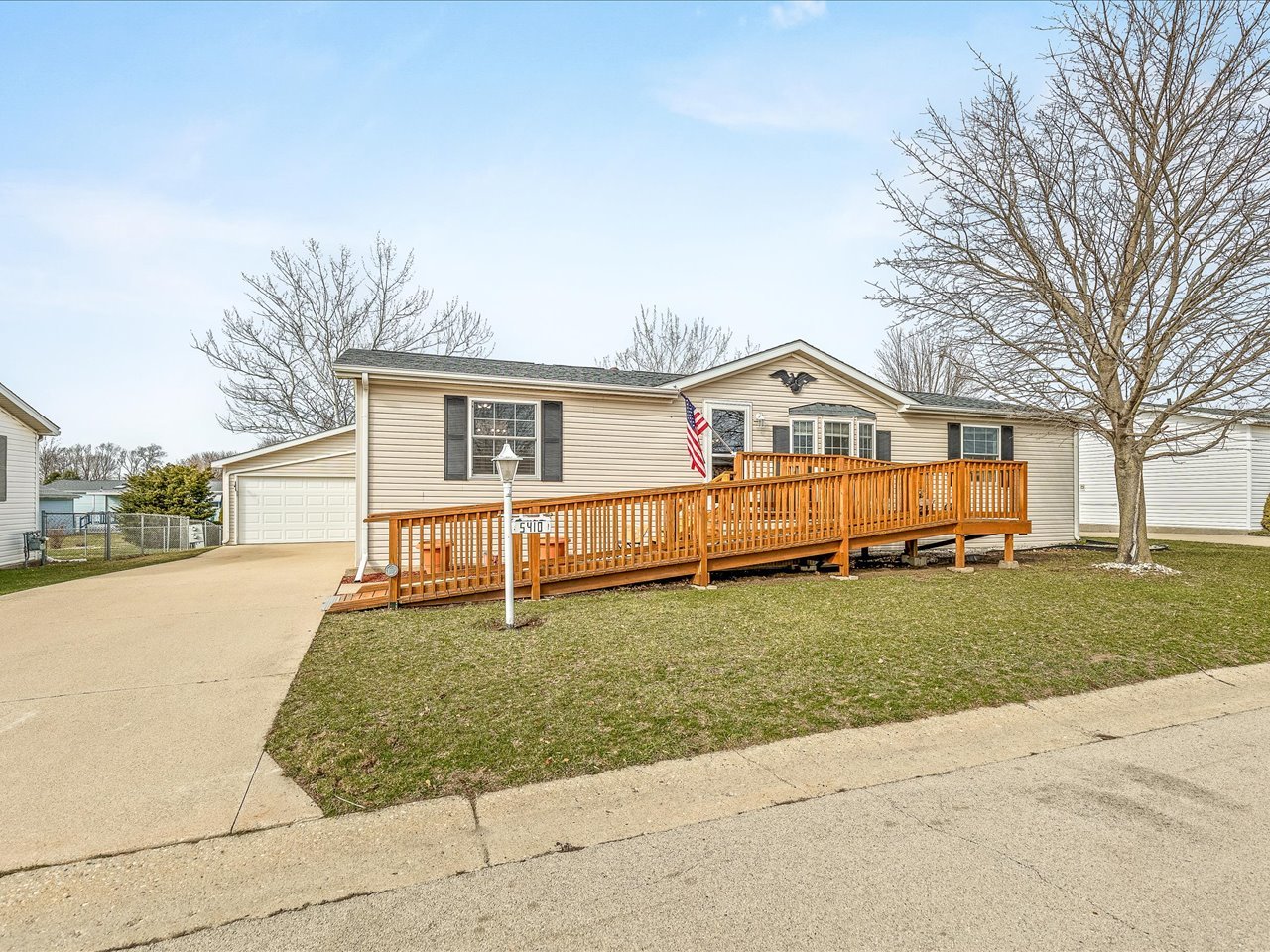 5410 Autumnash Lane