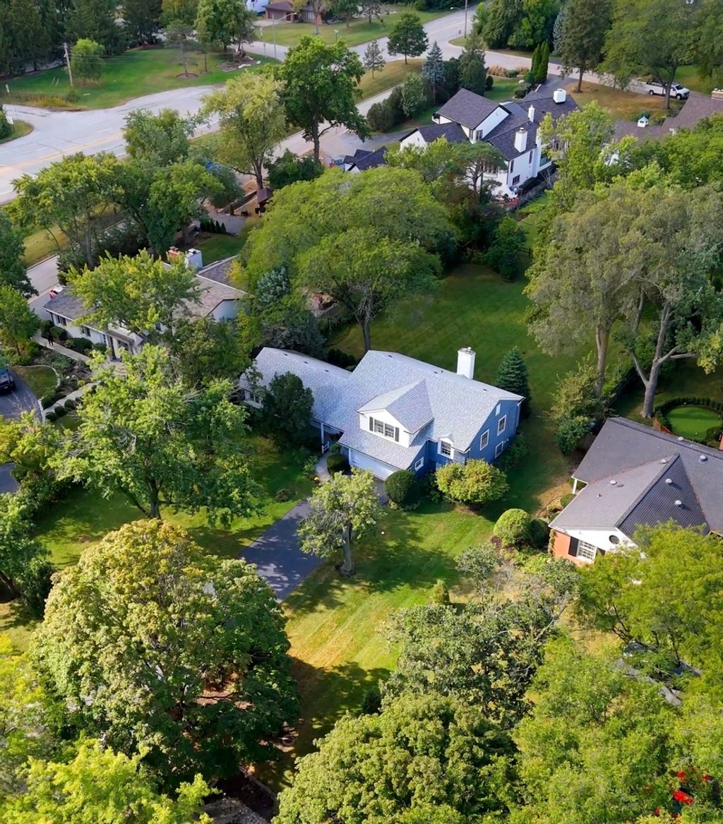 Photo for 930 Harding Road, Hinsdale, IL 60521 (MLS # 12489527)