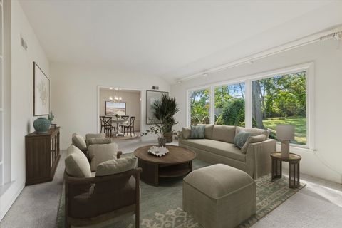 Tiny photo for 930 Harding Road, Hinsdale, IL 60521 (MLS # 12489527)