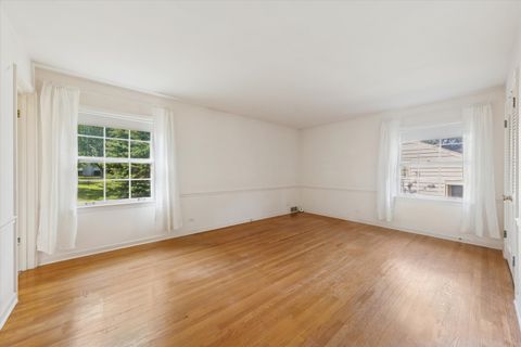 Tiny photo for 930 Harding Road, Hinsdale, IL 60521 (MLS # 12489527)