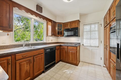 Tiny photo for 930 Harding Road, Hinsdale, IL 60521 (MLS # 12489527)