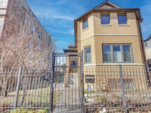 2112 N Sawyer Avenue I Chicago IL 60647