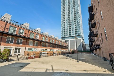 Tiny photo for 360 W ILLINOIS Street #5F, Chicago, IL 60654 (MLS # 12597312)