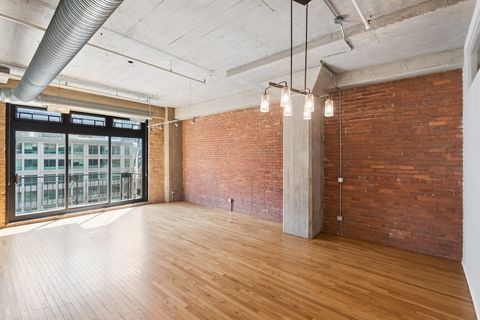 Tiny photo for 360 W ILLINOIS Street #5F, Chicago, IL 60654 (MLS # 12597312)